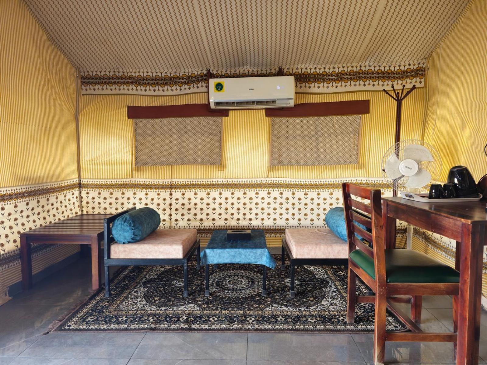 Riverview Tent Resort Kevadia エクステリア 写真