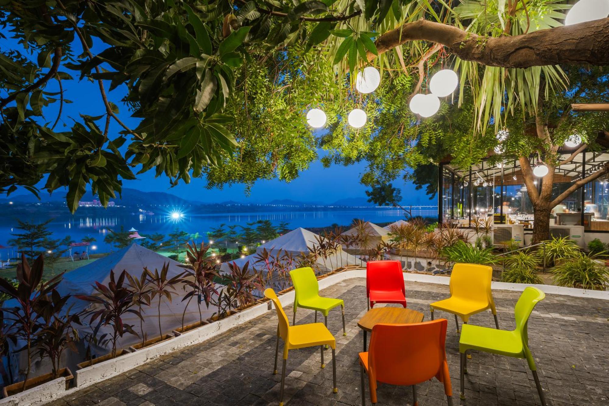 Riverview Tent Resort Kevadia エクステリア 写真