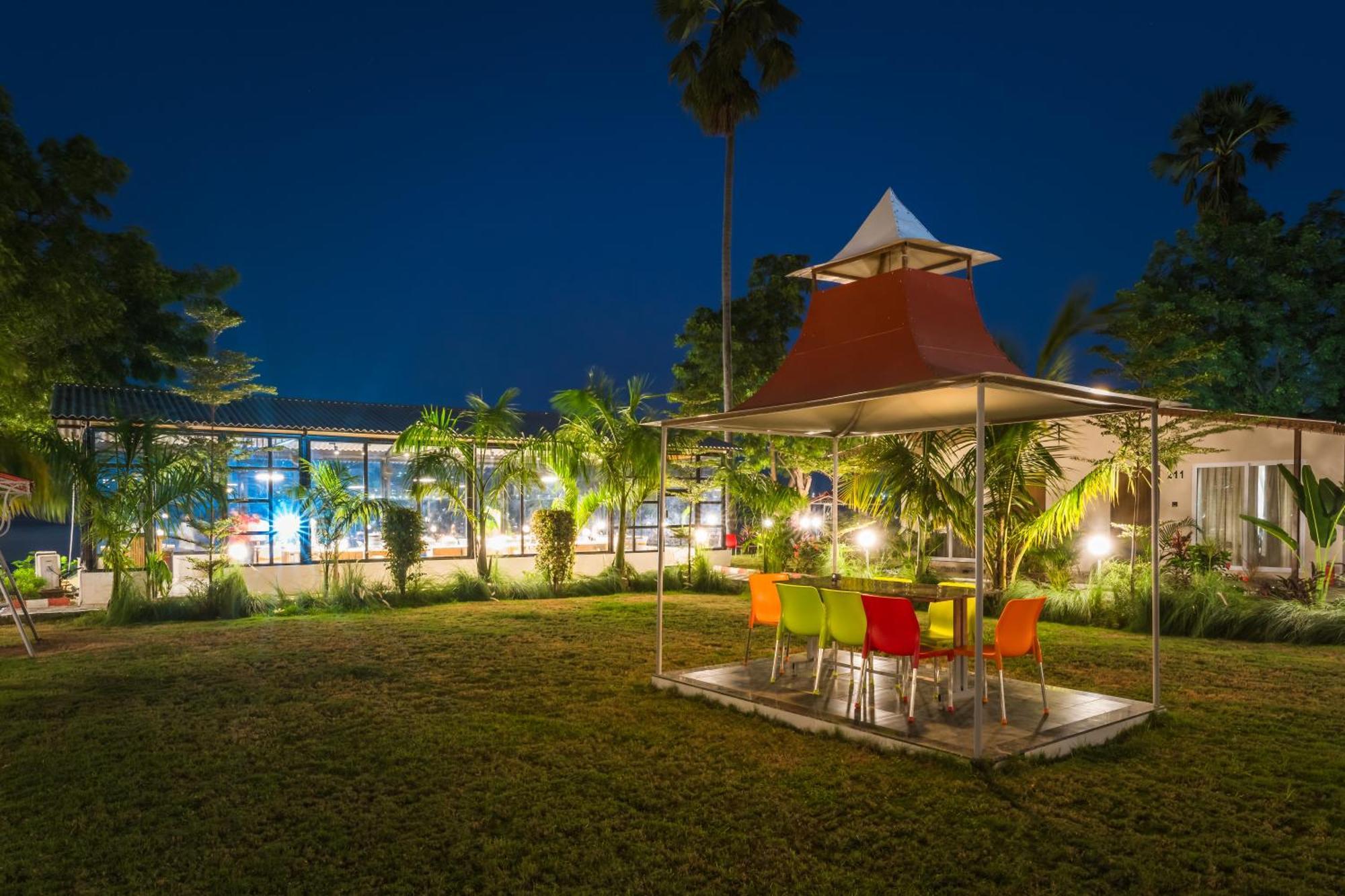 Riverview Tent Resort Kevadia エクステリア 写真