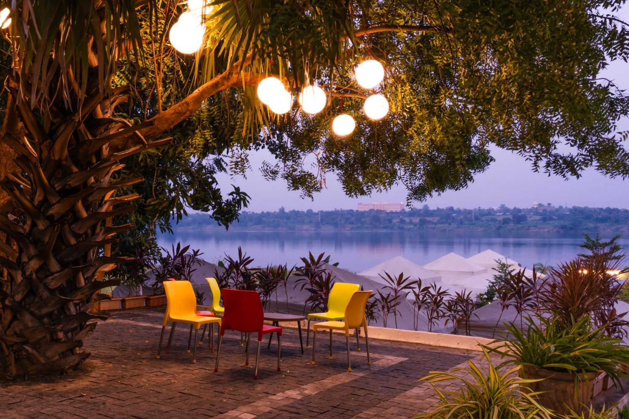 Riverview Tent Resort Kevadia エクステリア 写真