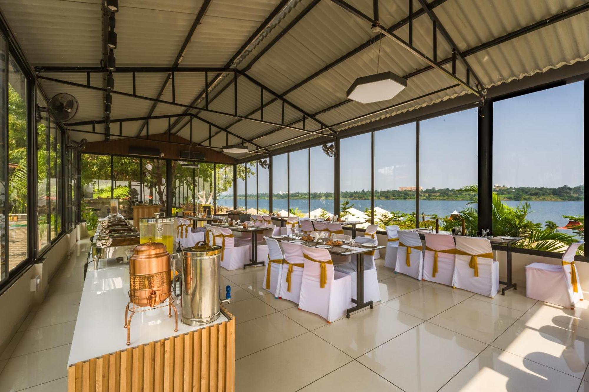 Riverview Tent Resort Kevadia エクステリア 写真