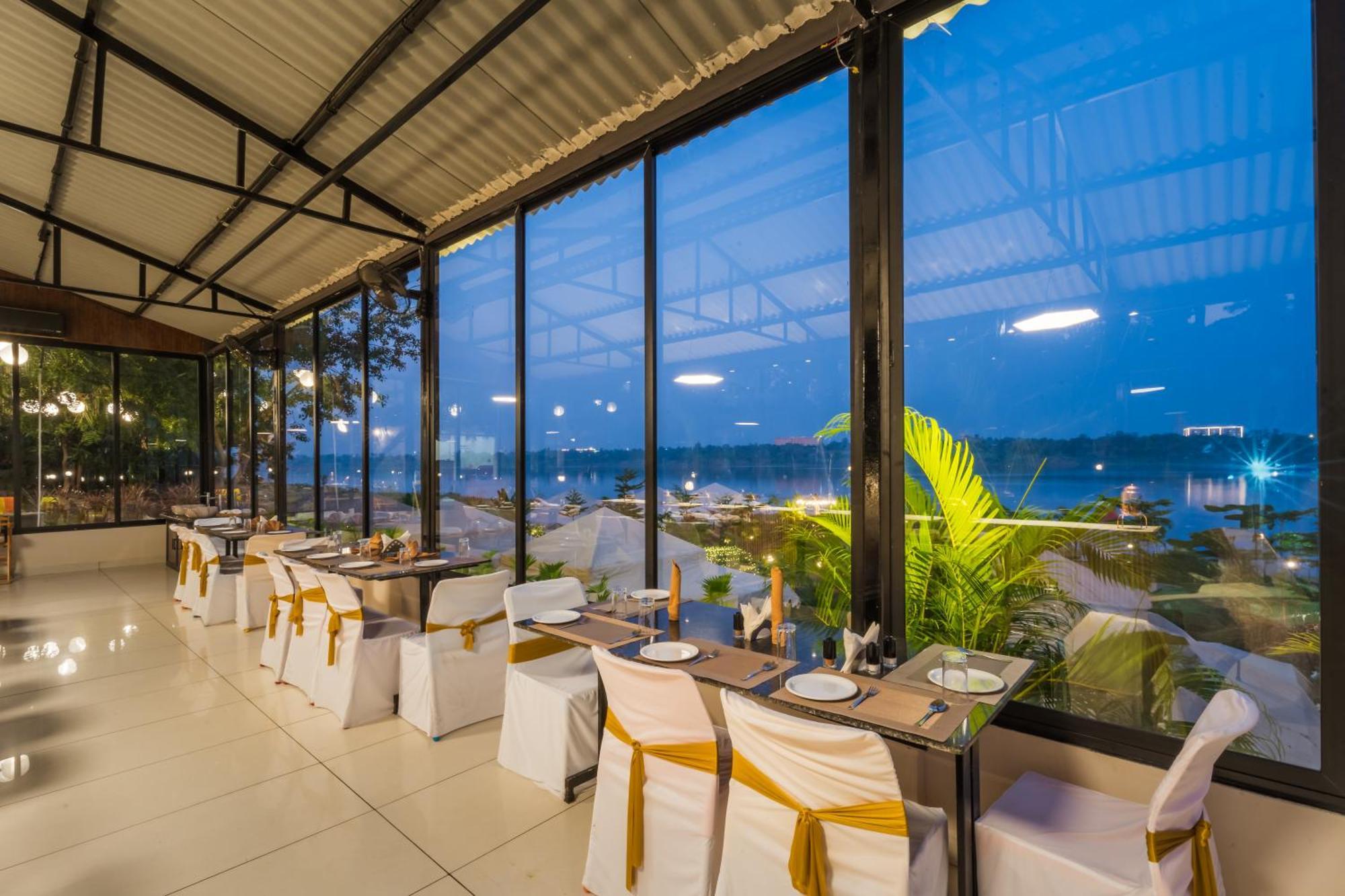 Riverview Tent Resort Kevadia エクステリア 写真