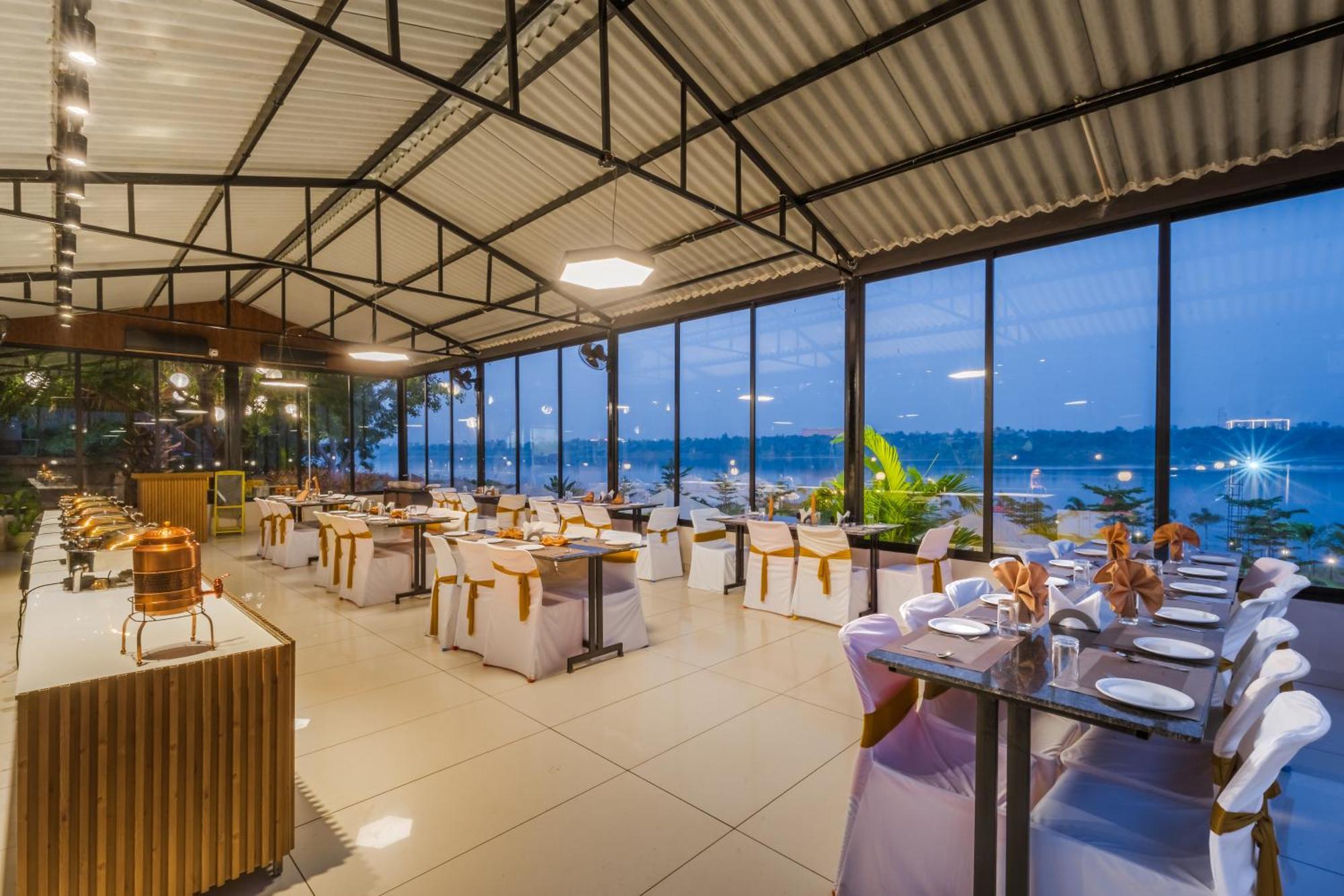 Riverview Tent Resort Kevadia エクステリア 写真